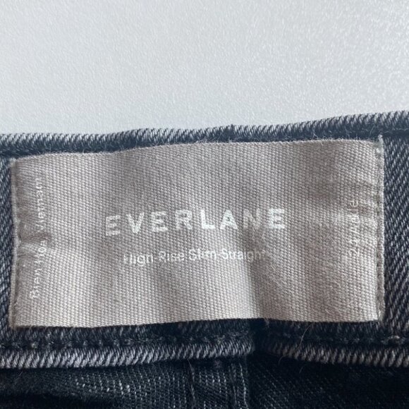 Everlane | High-Rise Slim Straight Cigarette Ankle | Washed Black - Picture 6 of 9